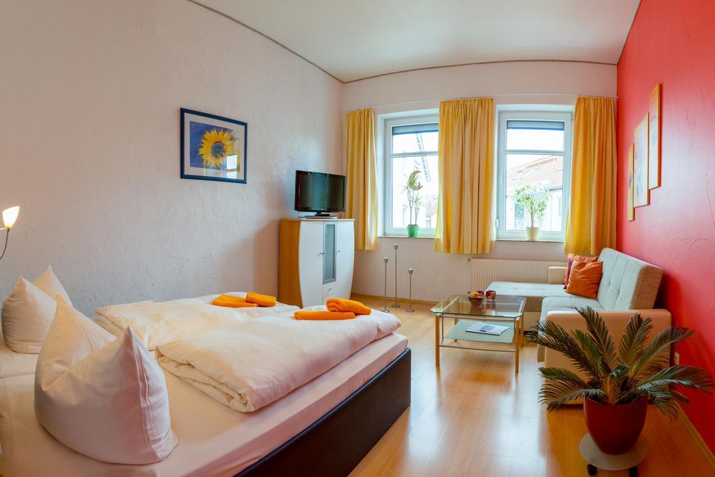 Hotel Am Mueritzhafen Garni 바렌 외부 사진