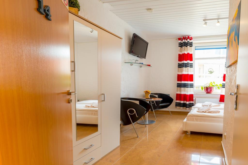 Hotel Am Mueritzhafen Garni 바렌 외부 사진